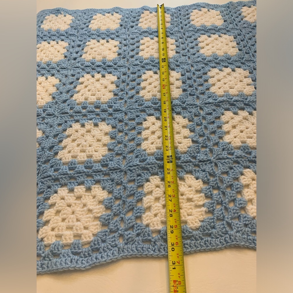 Crochet yarn baby blanket 30.5 x 44 inches, handmade, vintage blue and white - Picture 6 of 7